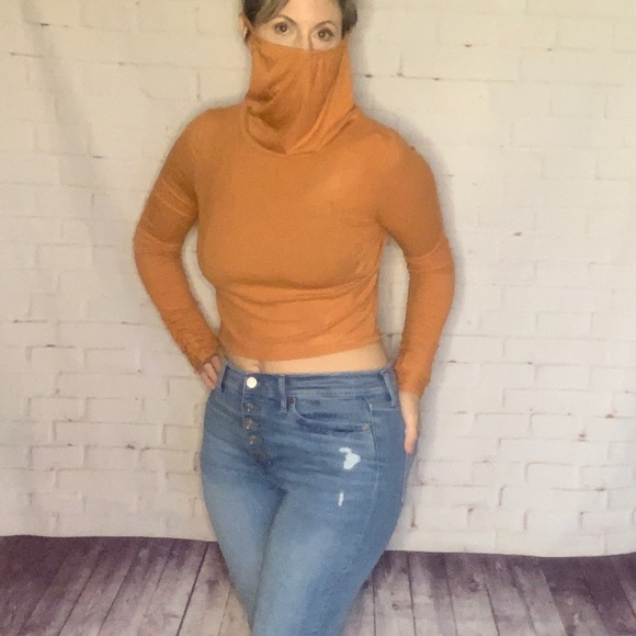 HOST PICK mask/cowl neck crop top - Picture 9 of 13